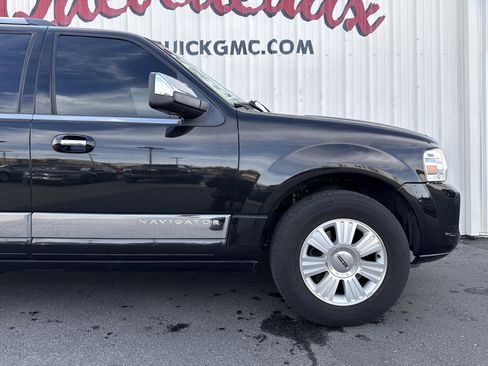 Used 2014 Lincoln Navigator 2WD image 28