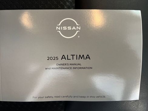Used 2025 Nissan Altima 2.5 SR image 25