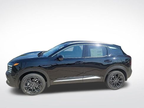 New 2025 Nissan Kicks SR w/ SR Premium Package image 2