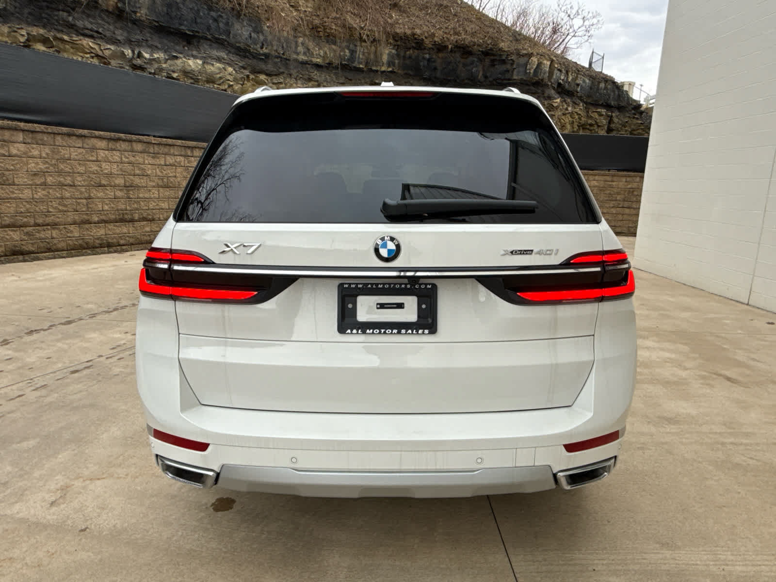 Used 2026 BMW X7 xDrive40i w/ Premium Package AWD/4WD image 4