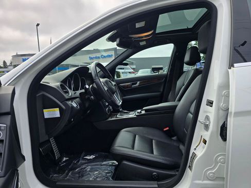 Used 2013 Mercedes-Benz C 250 Sedan image 3