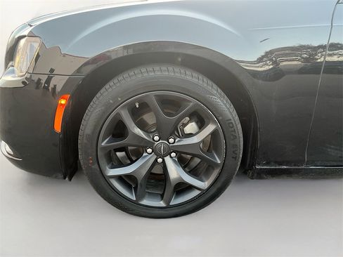 Used 2023 Chrysler 300 Touring w/ Sport Appearance Package image 27