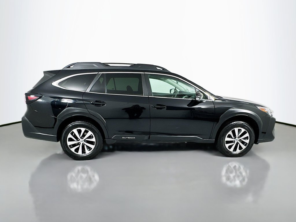 Used 2023 Subaru Outback Premium AWD/4WD image 9