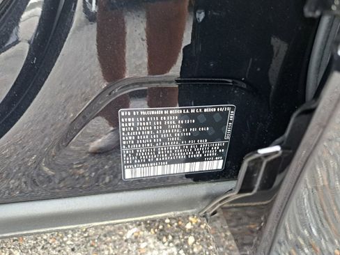 Used 2025 Volkswagen Tiguan SEL R-Line image 26