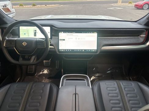 Used 2023 Rivian R1T Launch Edition image 15