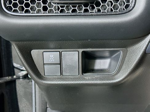 Used 2025 Honda HR-V LX image 17