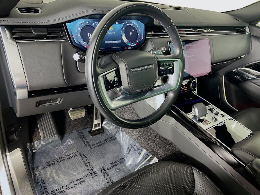 Used 2023 Land Rover Range Rover SE AWD/4WD image 9