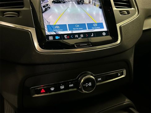 Certified 2024 Volvo XC90 B5 Core w/ Protection Package Premier image 18