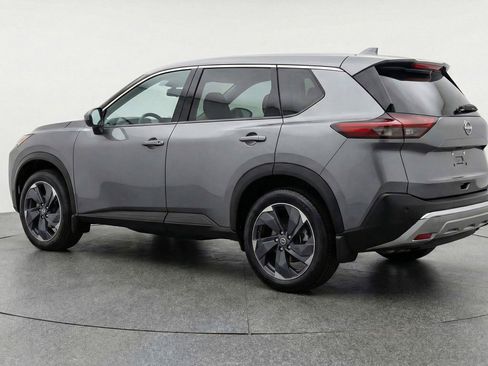 Used 2025 Nissan Rogue SV AWD/4WD image 6