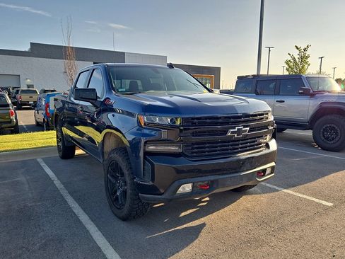 Used 2021 Chevrolet Silverado 1500 LT Trail Boss w/ Convenience Package II AWD/4WD image 4