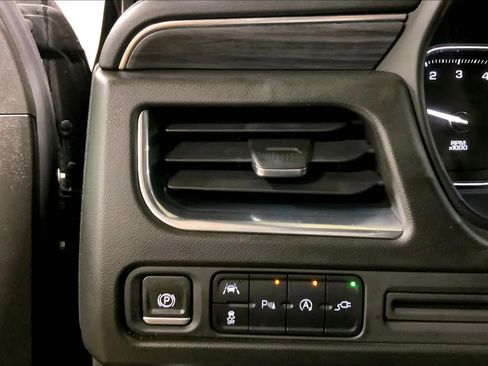 Used 2021 GMC Yukon SLT w/ SLT Premium Package image 34