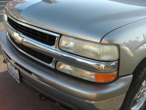 Used 2002 Chevrolet Suburban LT image 6