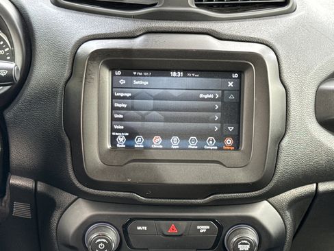 Used 2019 Jeep Renegade Trailhawk image 24