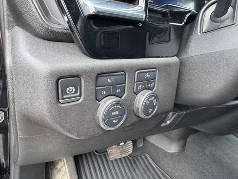 Used 2025 Chevrolet Silverado 1500 LT AWD/4WD image 16