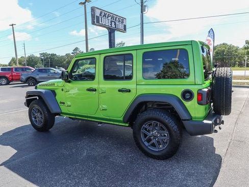Used 2025 Jeep Wrangler Unlimited Sport AWD/4WD image 6