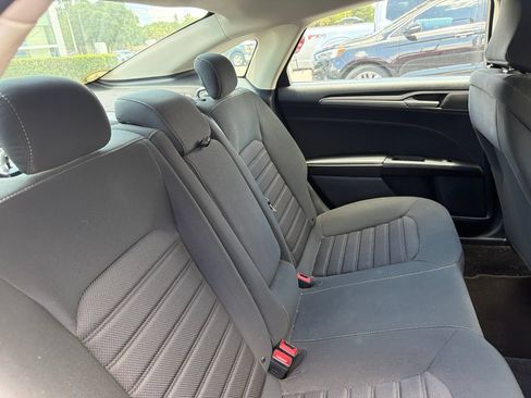 Used 2020 Ford Fusion SE FWD image 22