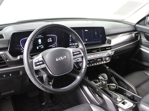 Used 2023 Kia Telluride S image 40