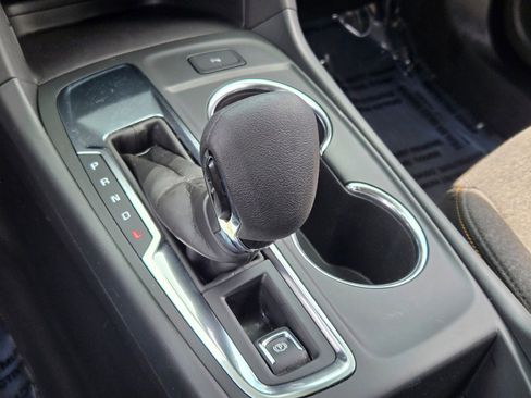 Used 2024 Chevrolet Equinox LT FWD image 30