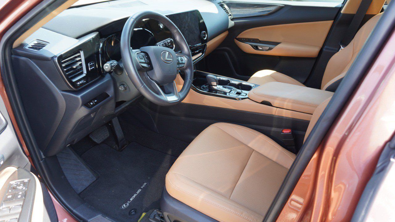 Used 2025 Lexus NX 250 FWD w/ Accessory Package (Z1) image 8