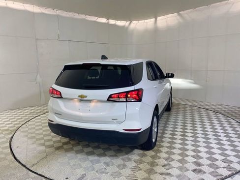 Used 2024 Chevrolet Equinox LS w/ LS Convenience Package AWD/4WD image 17