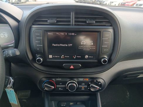 Used 2023 Kia Soul LX image 19