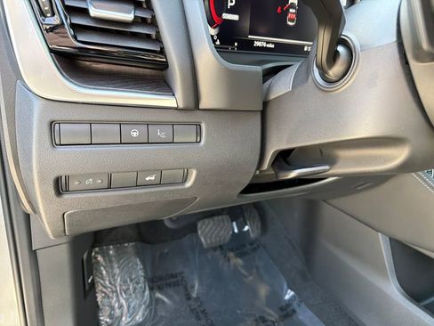 Used 2023 Nissan Rogue Platinum w/ Platinum Premium Package image 21