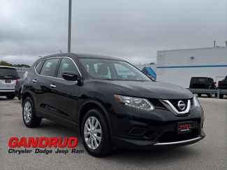 Used 2015 Nissan Rogue S image 1