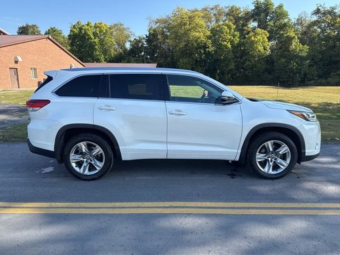 Used 2019 Toyota Highlander Limited image 8