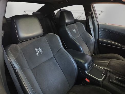 Used 2017 Dodge Charger R/T Scat Pack w/ Technology Group RWD image 15