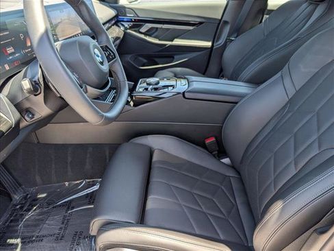 Used 2025 BMW 530i RWD image 17