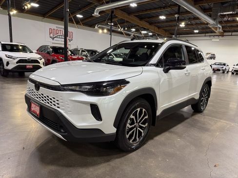 New 2026 Toyota Corolla Cross SE w/ Moonroof Package image 4