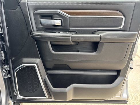 Used 2024 RAM 2500 Laramie AWD/4WD image 13