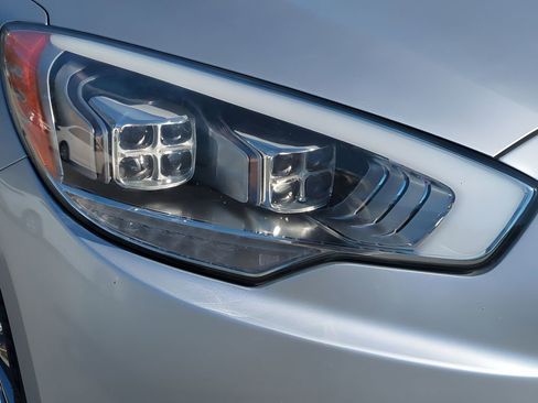 Used 2015 Kia K900 Luxury image 18