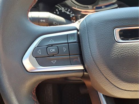 Used 2025 Jeep Compass Trailhawk AWD/4WD image 21