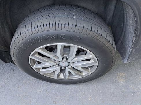 Used 2019 GMC Acadia SLE w/ LPO, Floor Liner Package AWD/4WD image 9