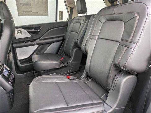 Used 2023 Lincoln Aviator Reserve w/ Equipment Group 201A AWD/4WD image 12