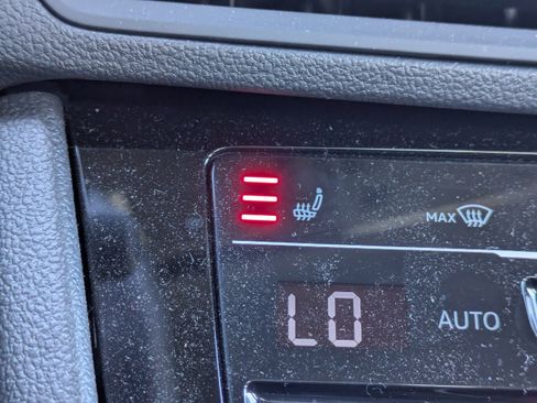 Certified 2025 Volkswagen Jetta Sport FWD image 19