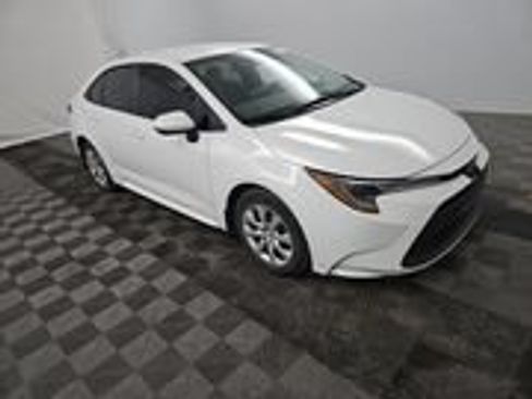 Used 2025 Toyota Corolla LE FWD image 3