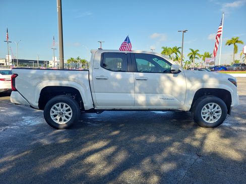 Used 2025 Toyota Tacoma SR5 RWD image 13