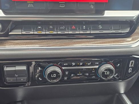 Used 2024 Chevrolet Silverado 1500 LT Trail Boss w/ Convenience Package II AWD/4WD image 15