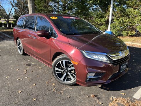 Used 2019 Honda Odyssey Elite image 2