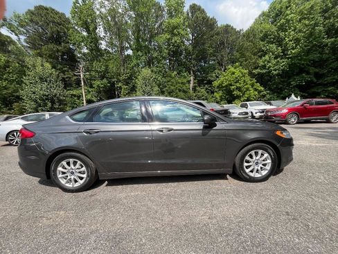 Used 2017 Ford Fusion S FWD image 9