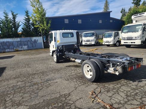 New 2025 Isuzu NPR image 7