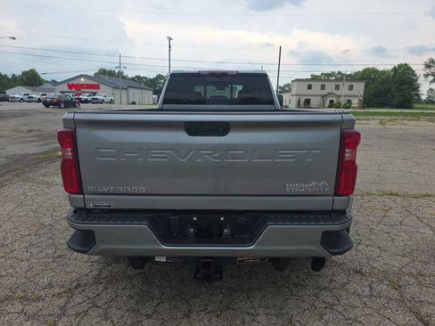 Used 2025 Chevrolet Silverado 3500 High Country w/ High Country Premium Package AWD/4WD image 4