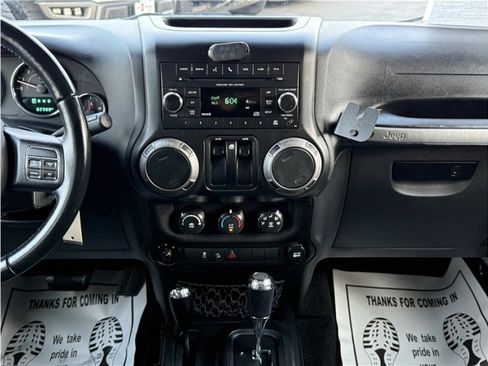 Used 2017 Jeep Wrangler Sport image 31