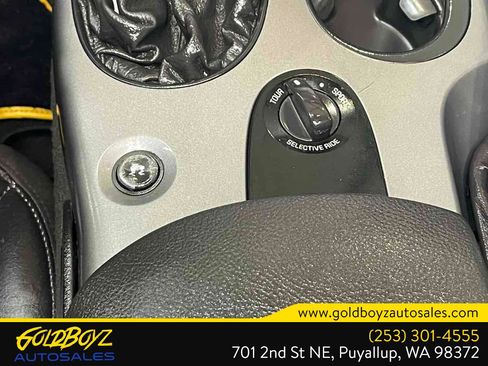 Used 2006 Chevrolet Corvette Coupe w/ Preferred Equipment Group RWD image 23