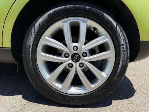 Used 2018 Kia Soul + FWD image 45