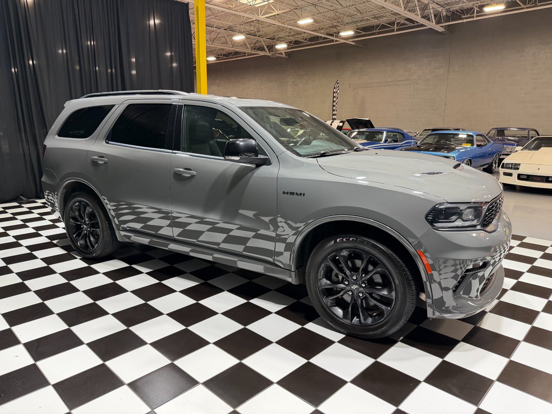 Used 2023 Dodge Durango R/T w/ Blacktop Package AWD/4WD image 17