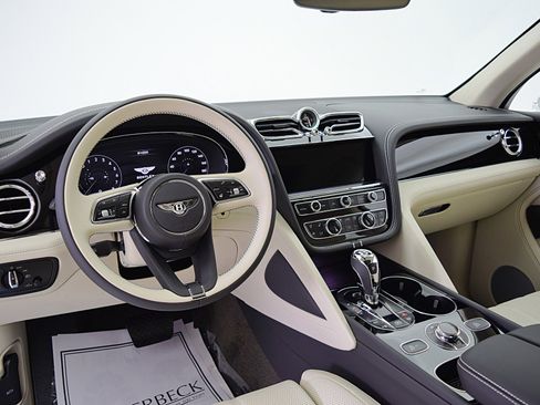 Certified 2023 Bentley Bentayga Plug-In Hybrid AWD/4WD image 36