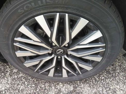 Used 2024 Nissan Altima 2.5 SV image 9